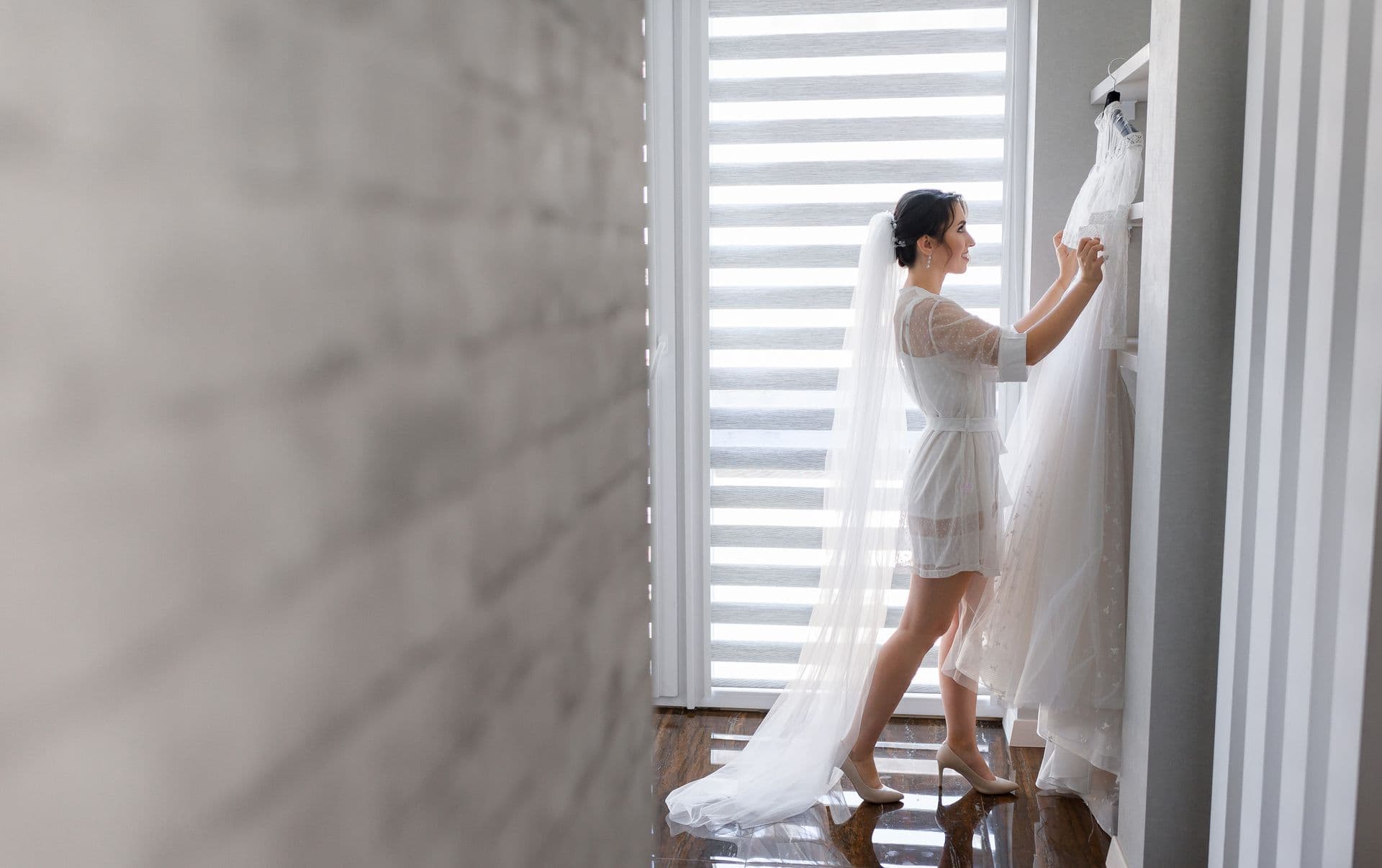 Jak szybko umyc zaluzje drewniane?